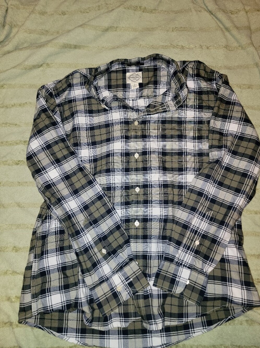 Men's Plaid Button-Down Shirt in Olive Green & Navy